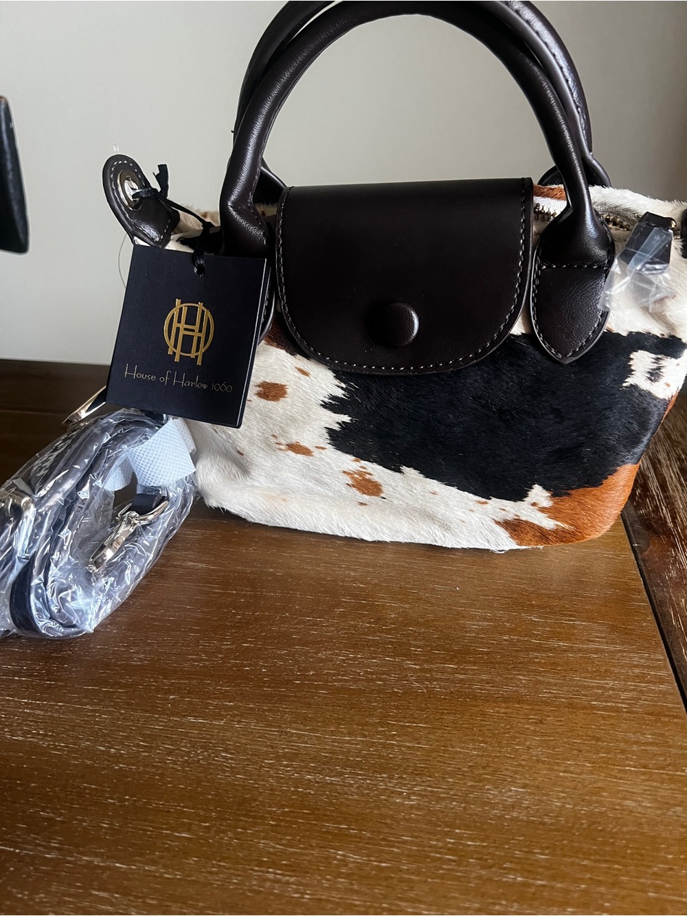 NWT 🤎 House of Harlow 1960 🤎 Brown Black & White Cowhide Mini Satchel - Picture 3 of 3